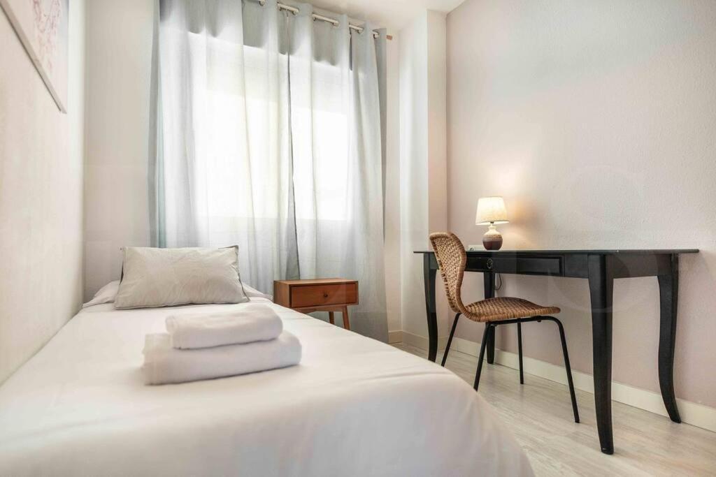 Spacious & Authentic Apartment By Rems Μάλαγα Εξωτερικό φωτογραφία