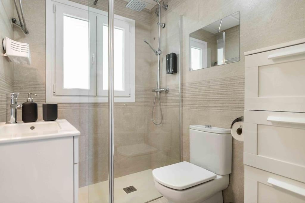 Spacious & Authentic Apartment By Rems Μάλαγα Εξωτερικό φωτογραφία